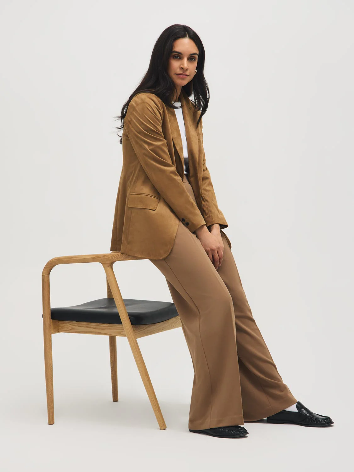 Pleated Wide-Leg Crepe Pants - Image 4