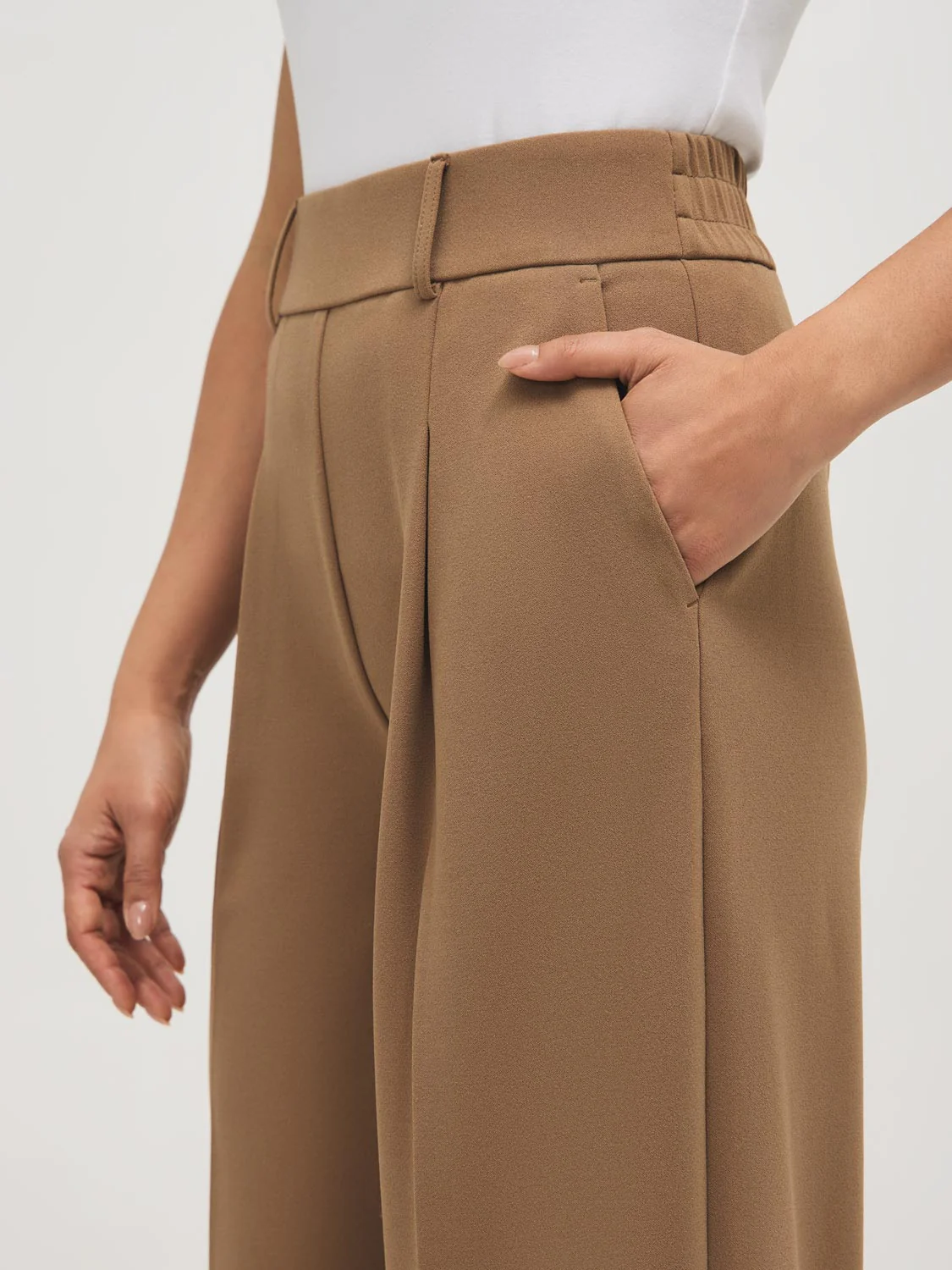 Pleated Wide-Leg Crepe Pants - Image 5