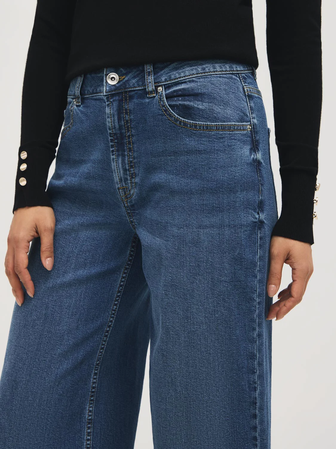 Cotton-Blend Barrel Jeans - Image 4