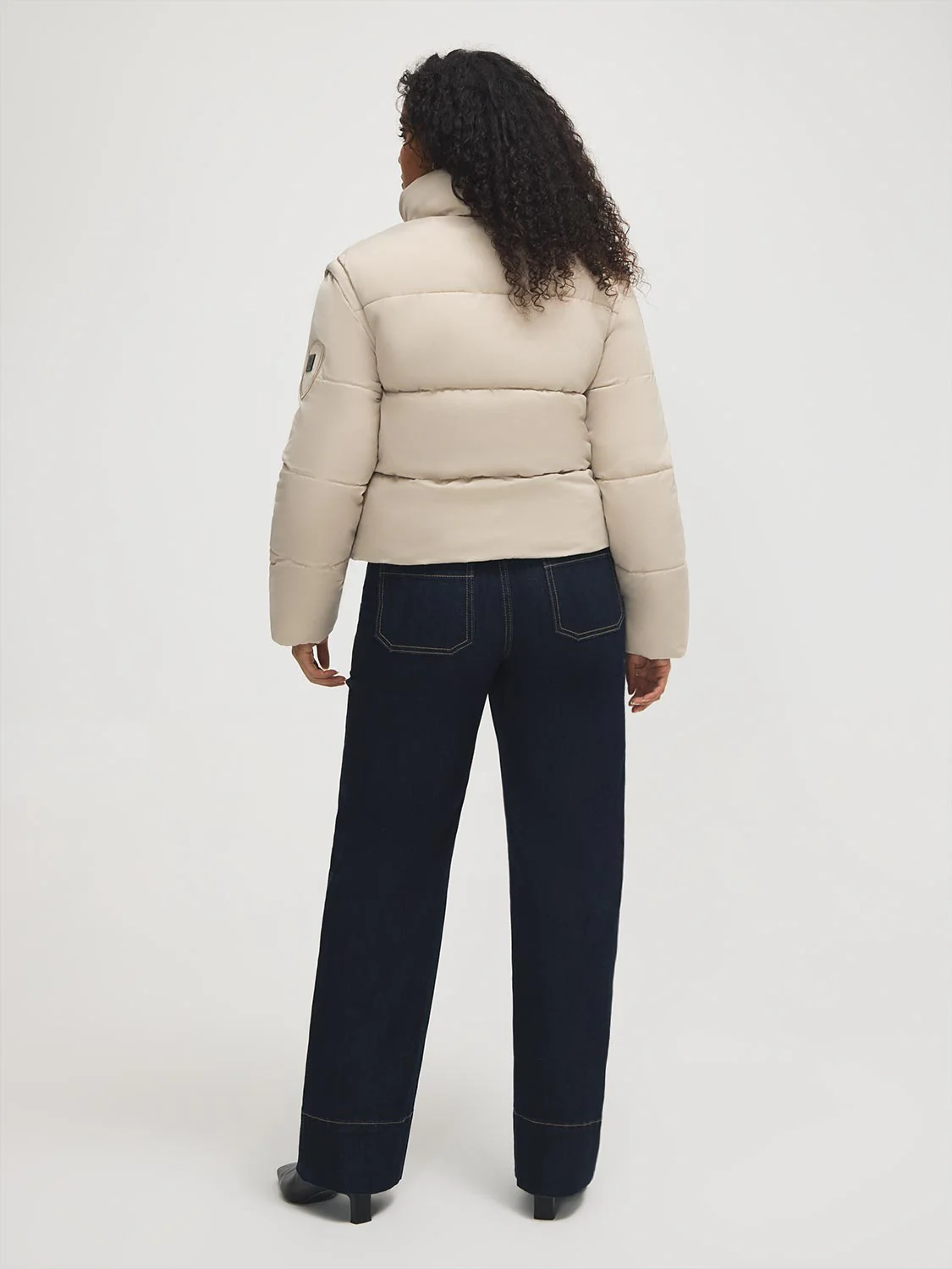 Short Puffer With Removable Sleeves - Image 5
