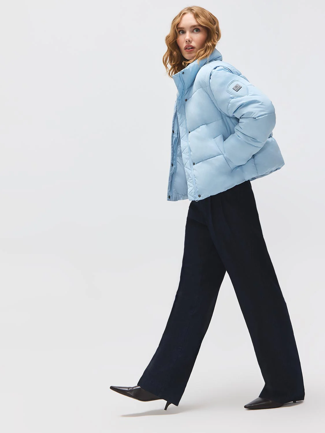 Short Puffer With Removable Sleeves - Image 8