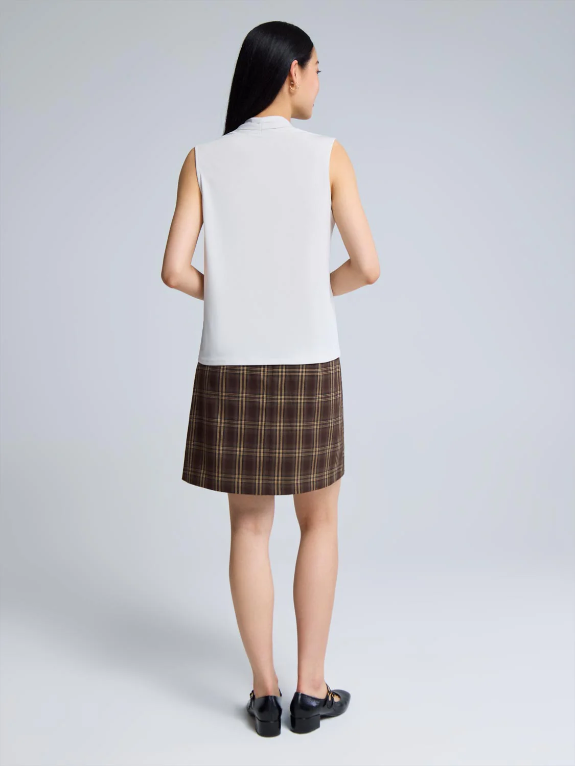 Sleeveless Pleated V-Neck Top - Image 3