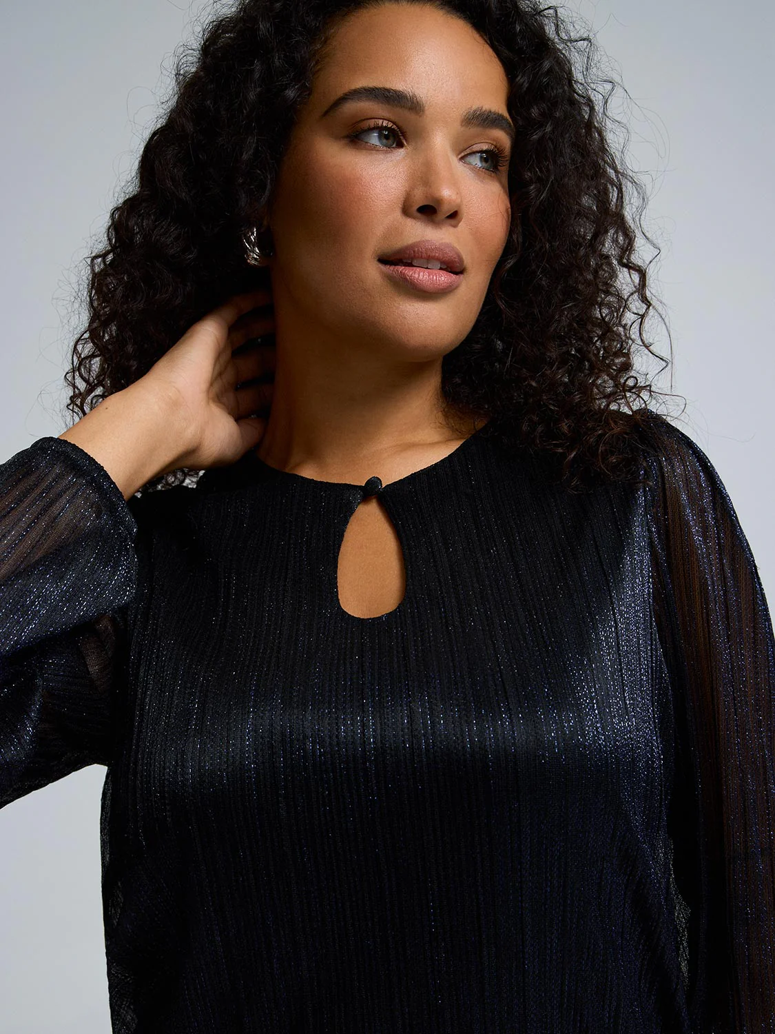 Front Keyhole Plisse Mesh Top