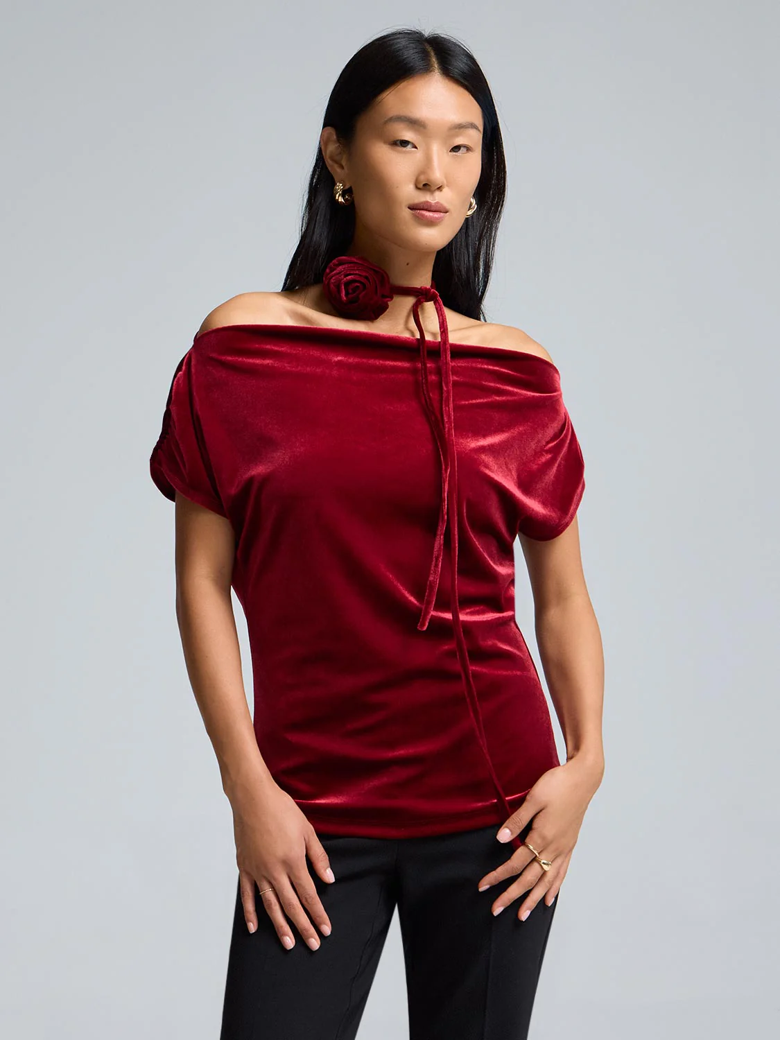 Asymmetrical Velvet Top With Rose Necklace - Image 5