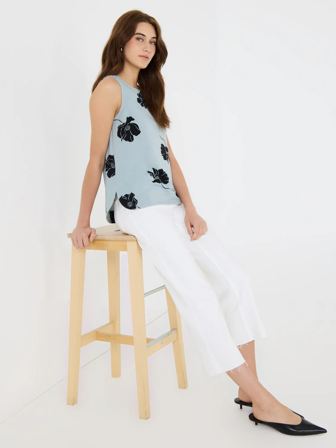 Sleeveless Floral Crepe Shell Top - Image 3