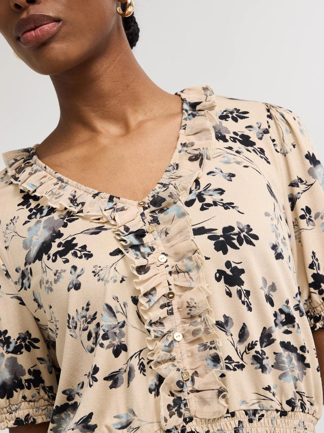 Textured Floral Print V-Neck Top - Image 2