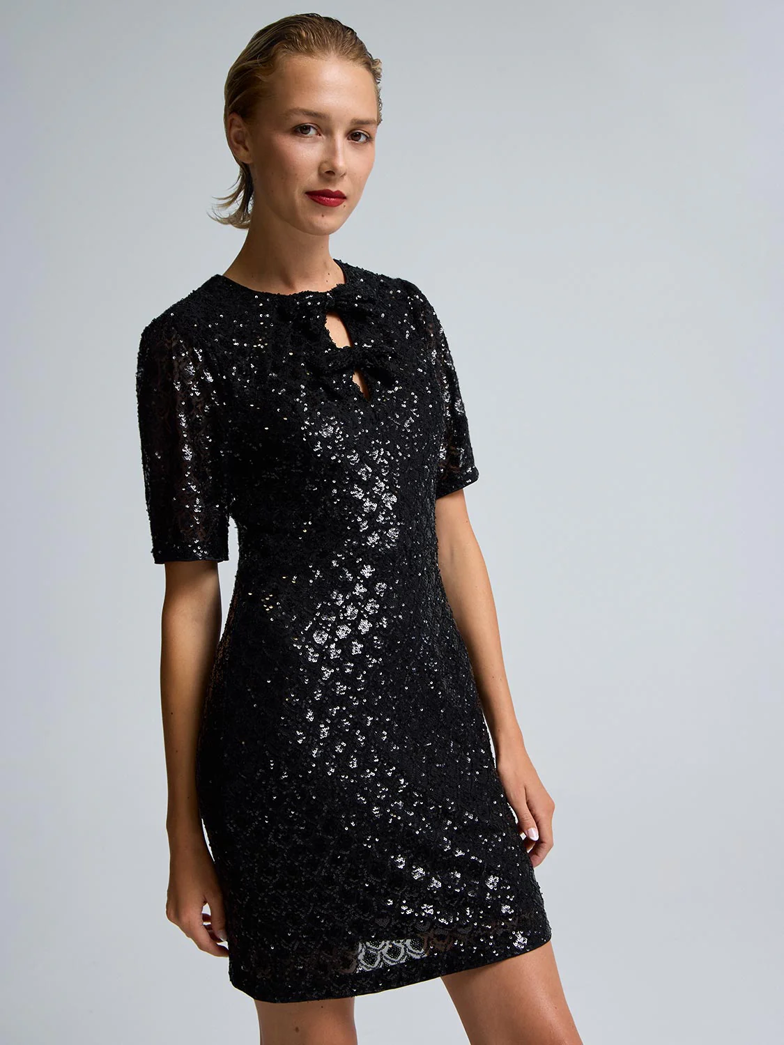 Bow Detail Sequin Mesh Dress - Image 4