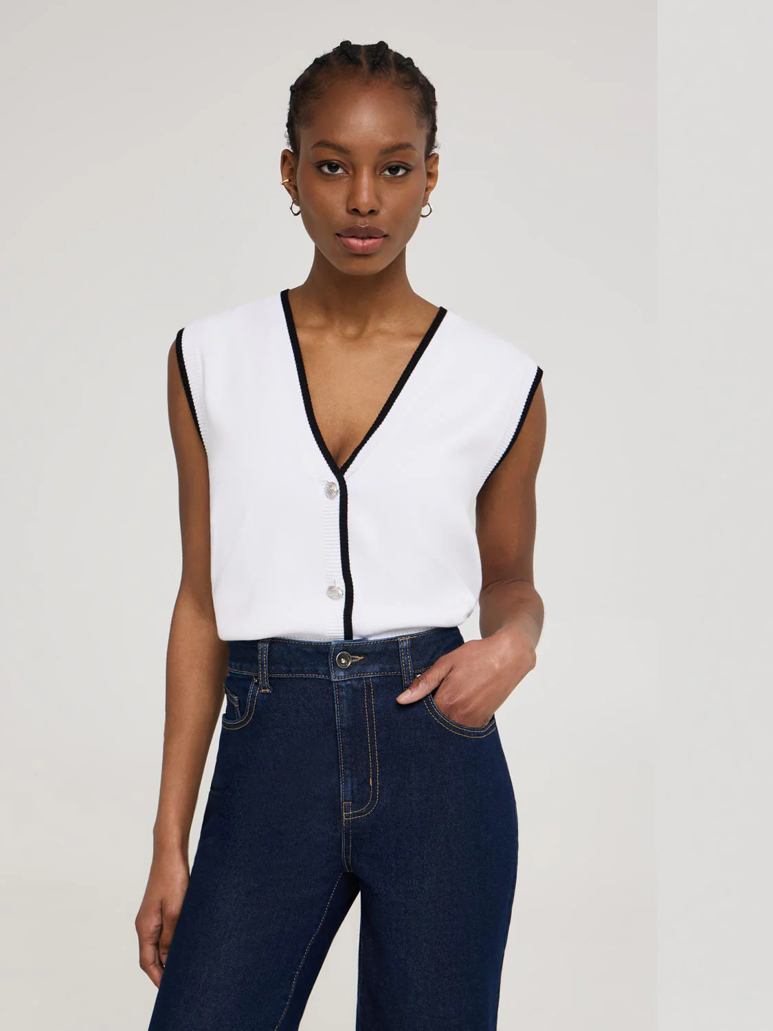 Contrast Piping Button-Front Sweater Vest - Image 3