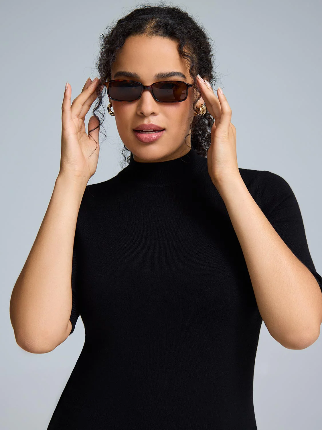 Small Tortoise Frame Sunglasses - Image 4