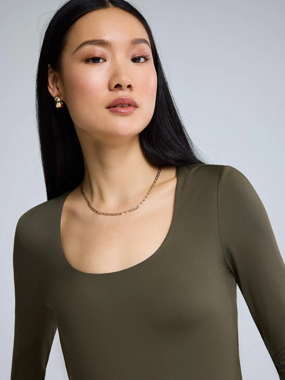 Scoop Neck 3/4 Sleeve T-Shirt - Image 7