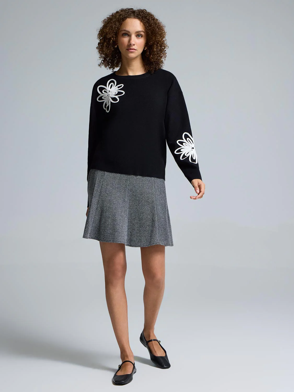 Contrast Floral Soutache Pullover Sweater - Image 2