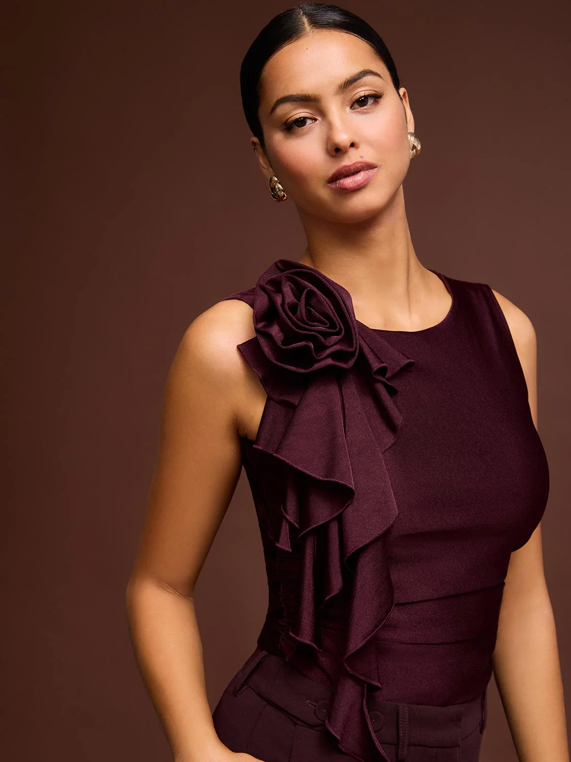 Sleeveless Rosette Ruffle Top - Image 11